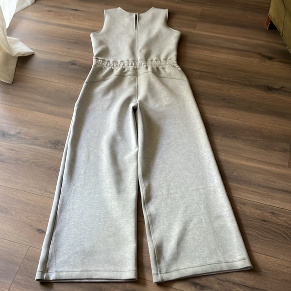 SPANX Gray Sleeveless Jumpsuit - Picture 6 of 6